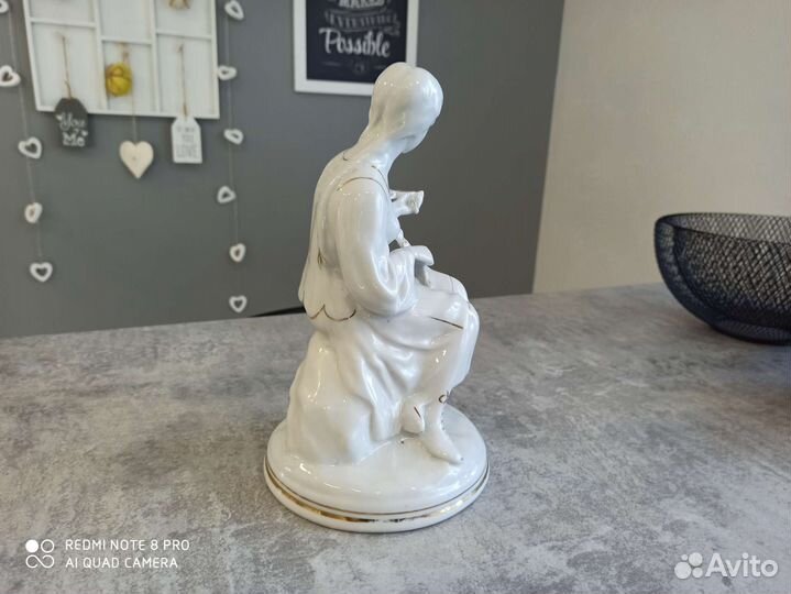 Статуэтка фарфор СССР Девушка с венком, Минск