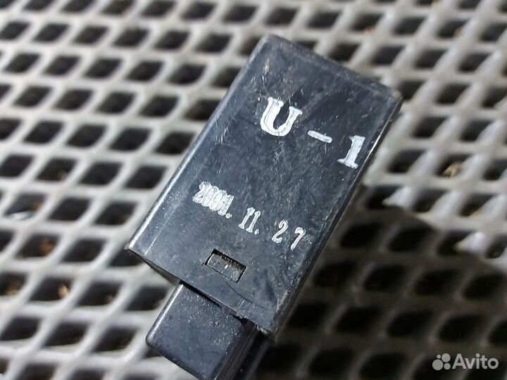 Блок управления центральным замком Kia Rio DC A5D