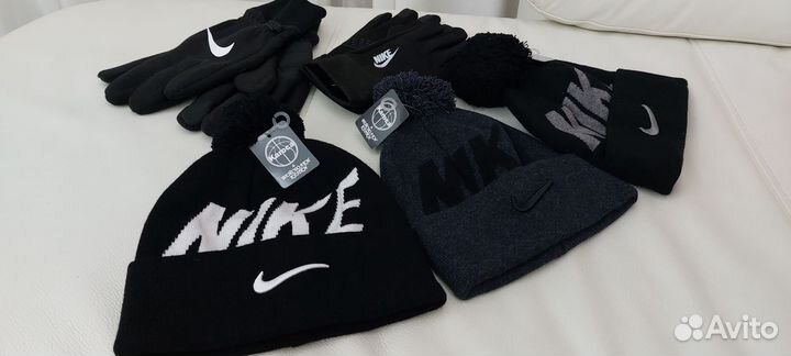 Шапка мужская двойная с помпоном Nike