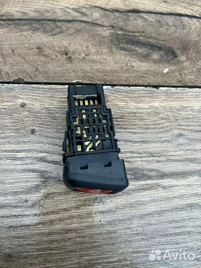 Кнопка аварийной остановки Nissan Almera N16 1.5