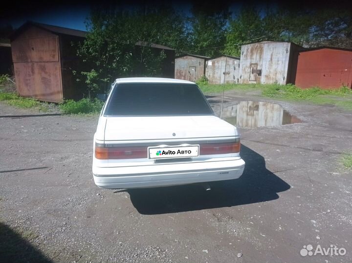 Nissan Bluebird 1.8 AT, 1986, 303 000 км