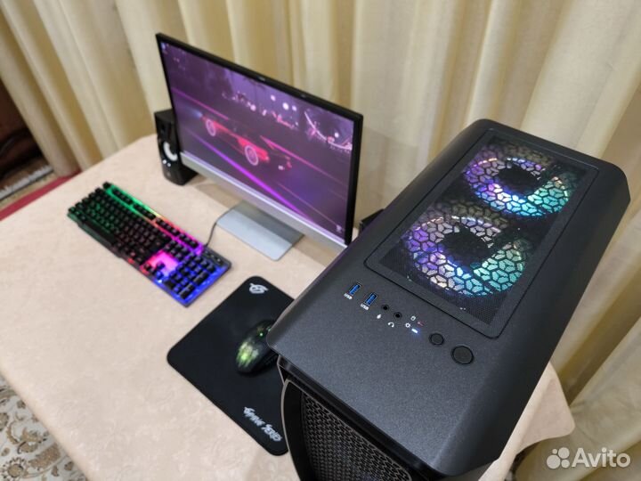 Мощный игровой компьютер с монитором