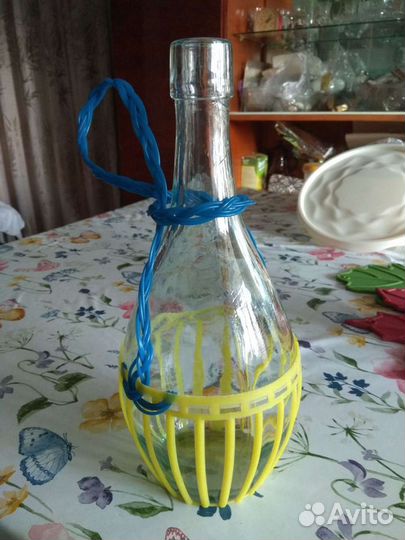 Бутылки стеклянные в оплётке