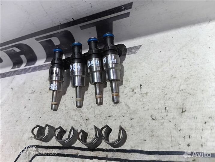 Форсунка топливная Volkswagen Passat B6 2.0 BVY