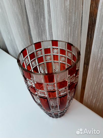 Ваза коллекционная рубиновая советского периода