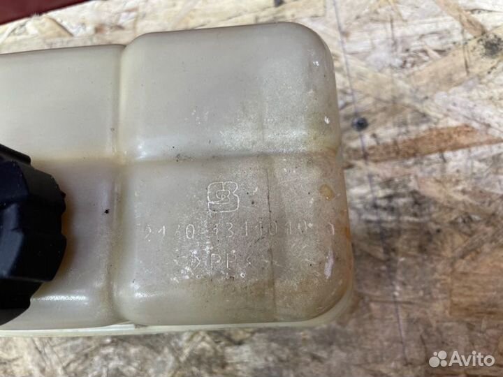 Бачок расширительный LADA Priora