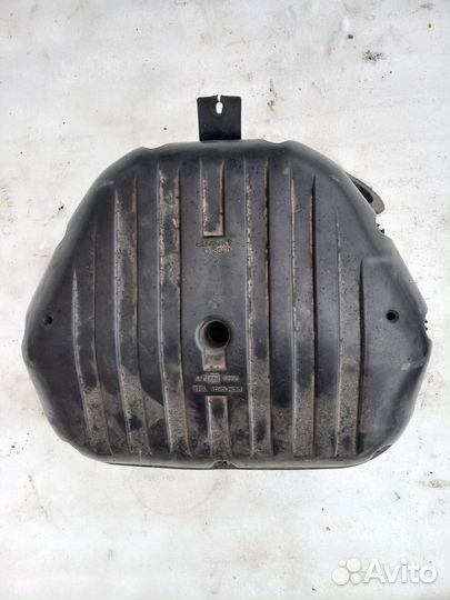 Suzuki GSX-R 1000 2003 корпус воздушного фильтра