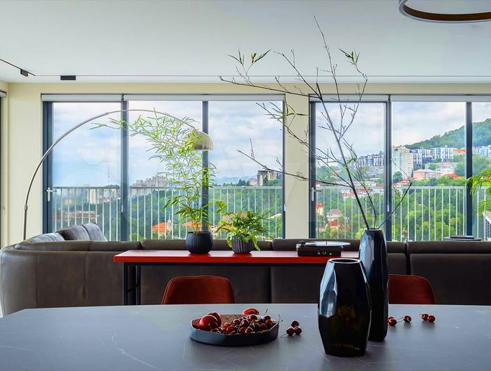 2-к. квартира, 75 м², 2/4 эт.