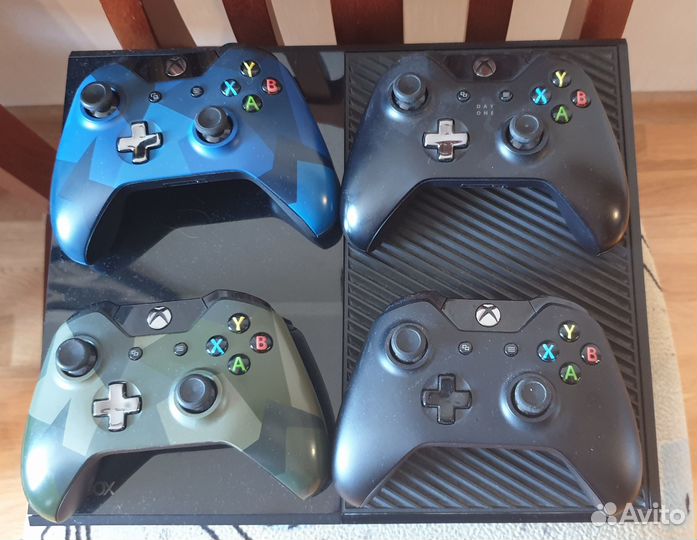 Xbox ONE + 4 джойстика + kinect