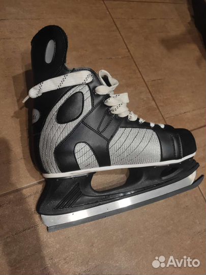 Коньки хоккейные мужские и женские