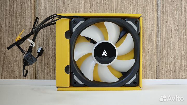 4-ре вентилятора Corsair ML120 RGB PRO