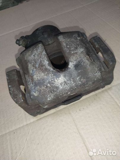 Суппорт передний левый bmw e39 м57 3.0d