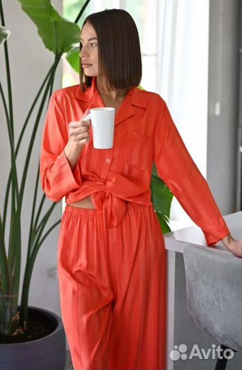 Женский костюм