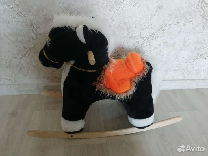 Детская качалка лошадь