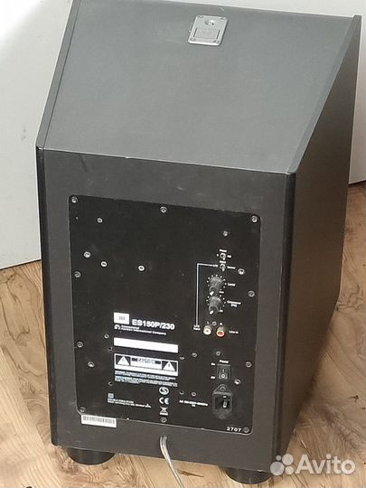 Сабвуфер Jbl e150p/230