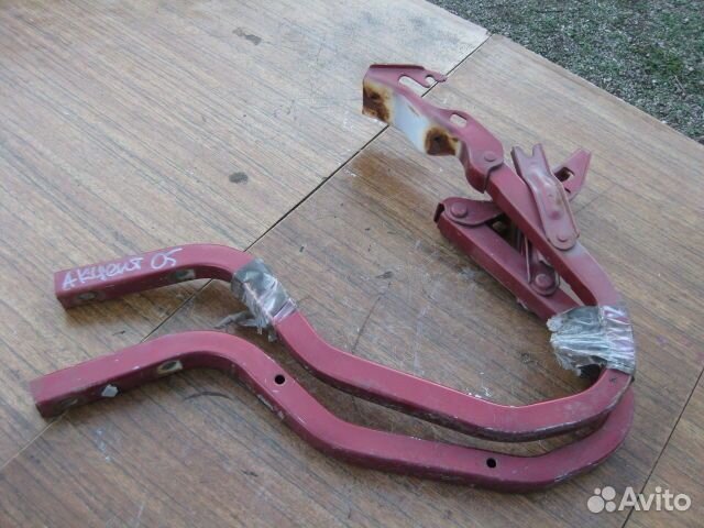 Петля крышки багажника правая Hyundai Accent II (+тагаз) (2000-2012)