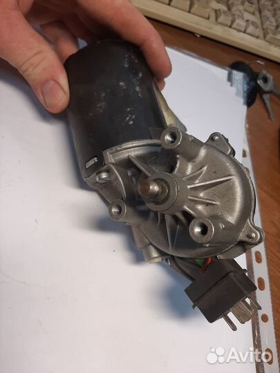 Мотор-редуктор стеклоочестителя мтз-80/82