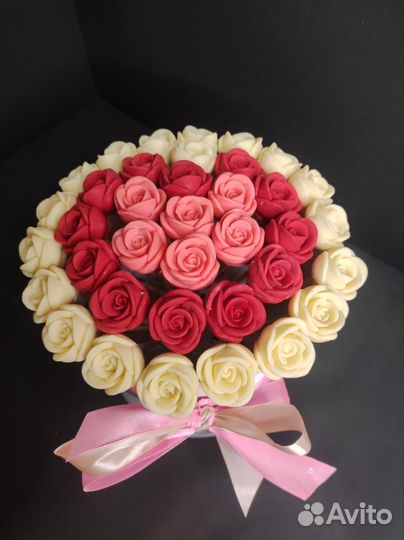 Розы из Белого Шоколада - 37 шт в Коробке