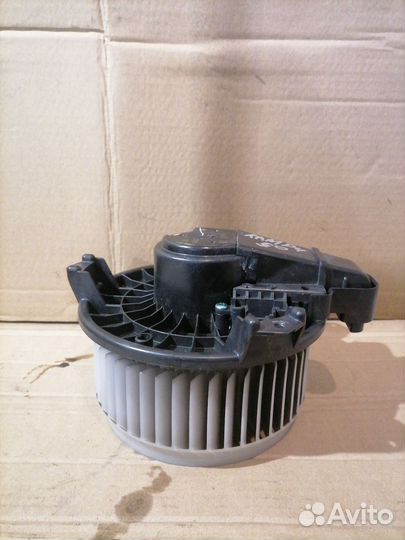 Моторчик отопителя Toyota Camry