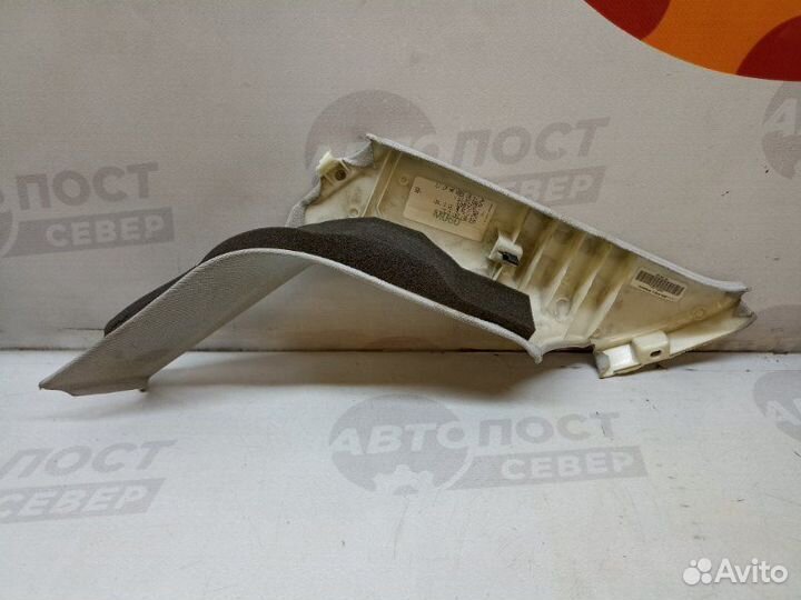 Обшивка стойки задняя левая Audi A8 D3 BVJ