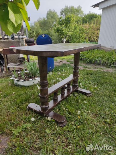 Кухонный стол