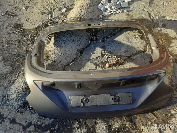 Крышка багажника Ford Focus 3