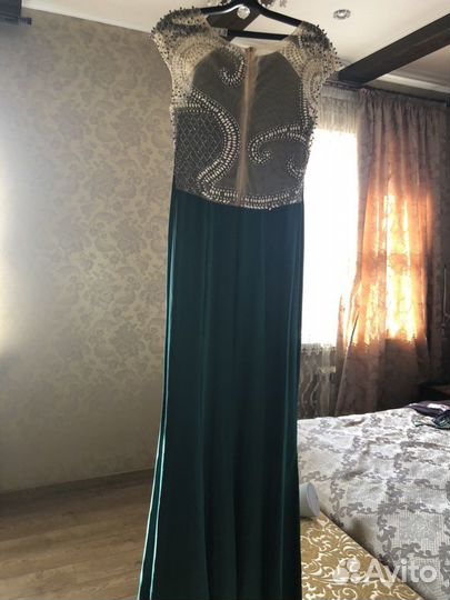 Вечернее платье