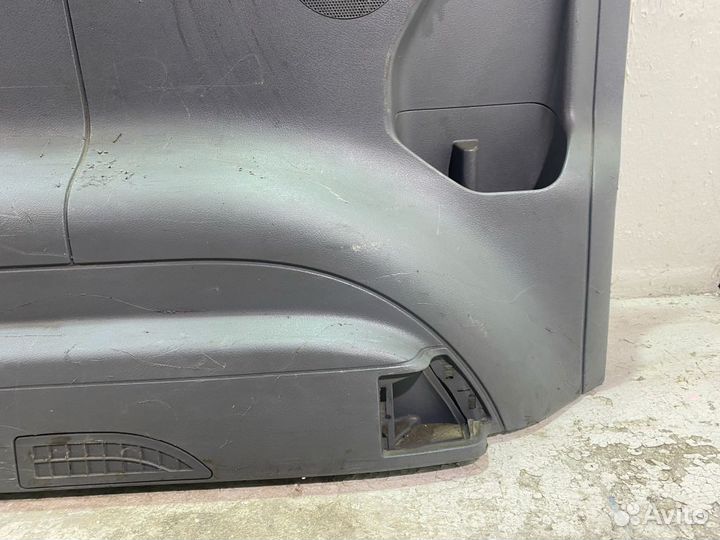 Обшивка заднего левого крыла