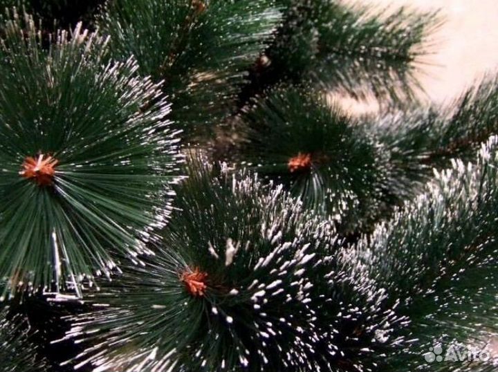 Елка искусственная с шишками. Сосна под инеем