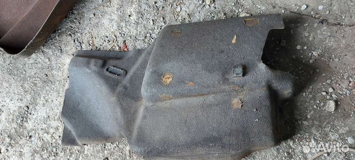 Обшивки багажника Mercedes w126