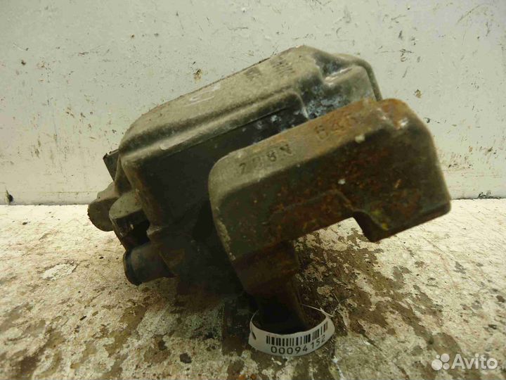 Суппорт передний правый BMW 5-Series F10