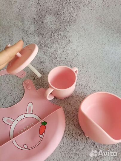 Поильник, миска, нагрудник из силикона