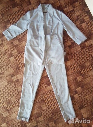 Костюм женский