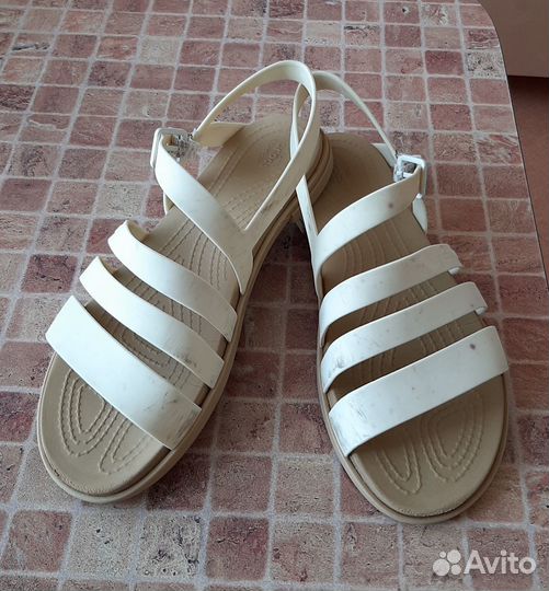 Босоножки Crocs w7