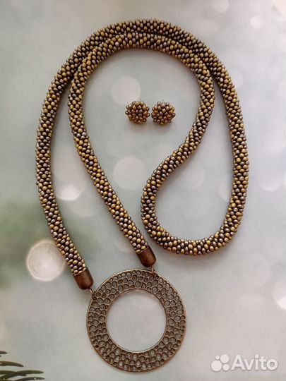 Комплект украшений ручной работы