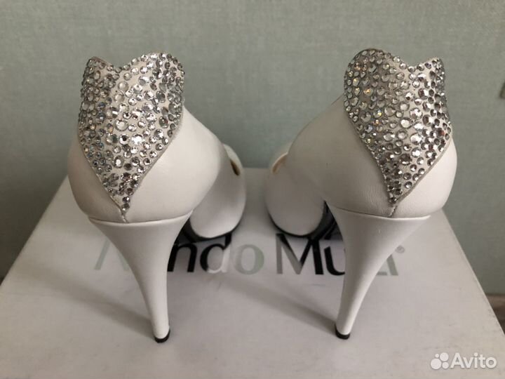 Туфли белые