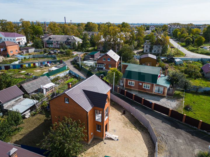 Коттедж 144 м² на участке 8 сот.