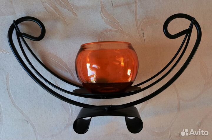 Подсвечник оригинальный - стеклянный на подставке