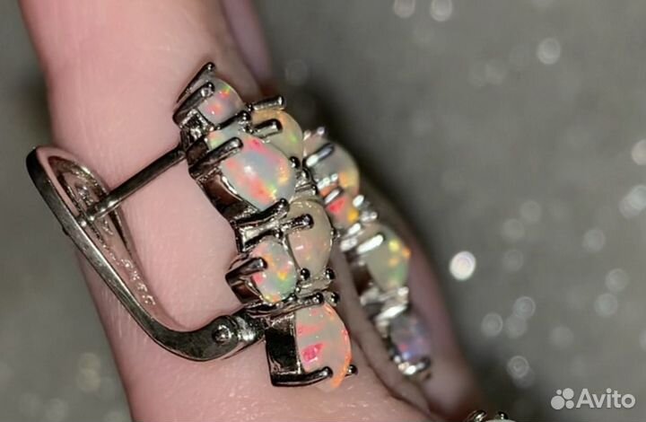 Серебряные серьги с опалами