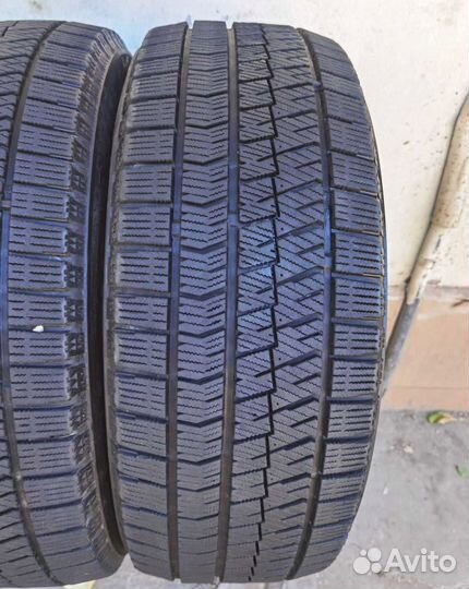 Bridgestone Blizzak VRX2 215/55 R17 94V