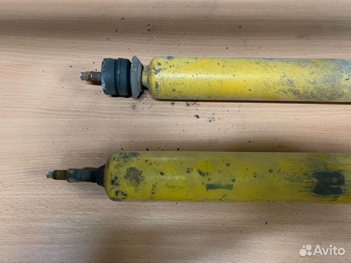 Амортизатор задний Land Rover Discovery 1989-1998