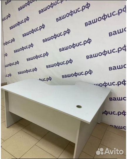 Стол угловой серый