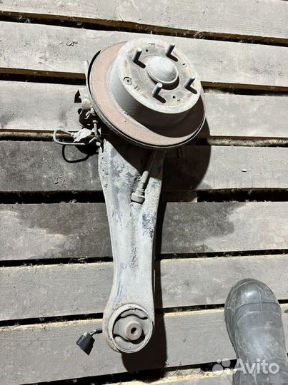 Задний продольный рычаг ступица lancer 9