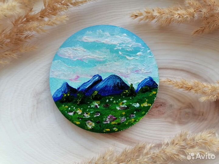 Брошь и магниты на заказ. Роспись по дереву