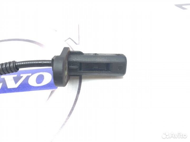 Датчик ABS передний левый оригинал Volvo XC90 03