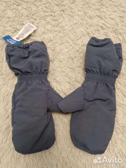 Продам зимнюю кепку и варежки Adidas kids