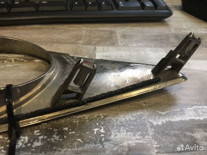 Заглушка противотуманной фары передняя правая