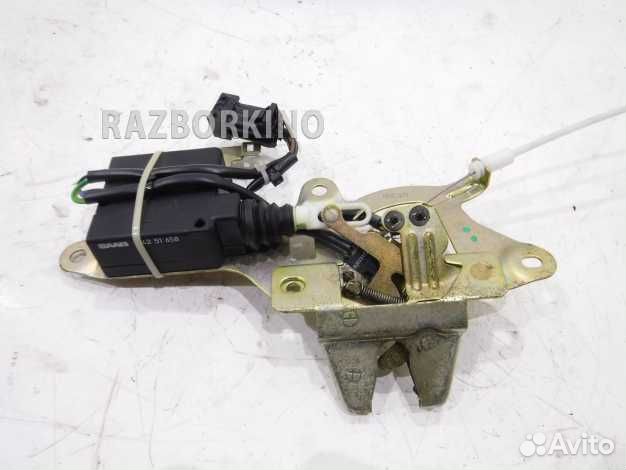 Замок багажника Сааб 9000