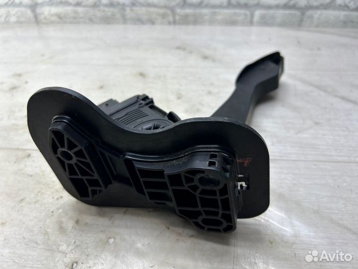 Педаль газа Ford Transit 8