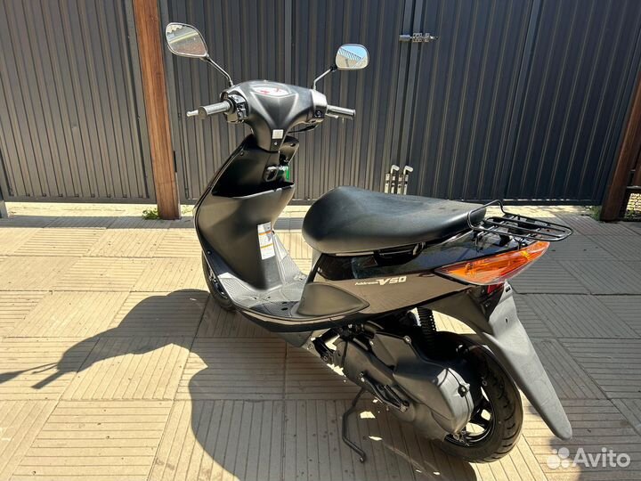 Suzuki address v50